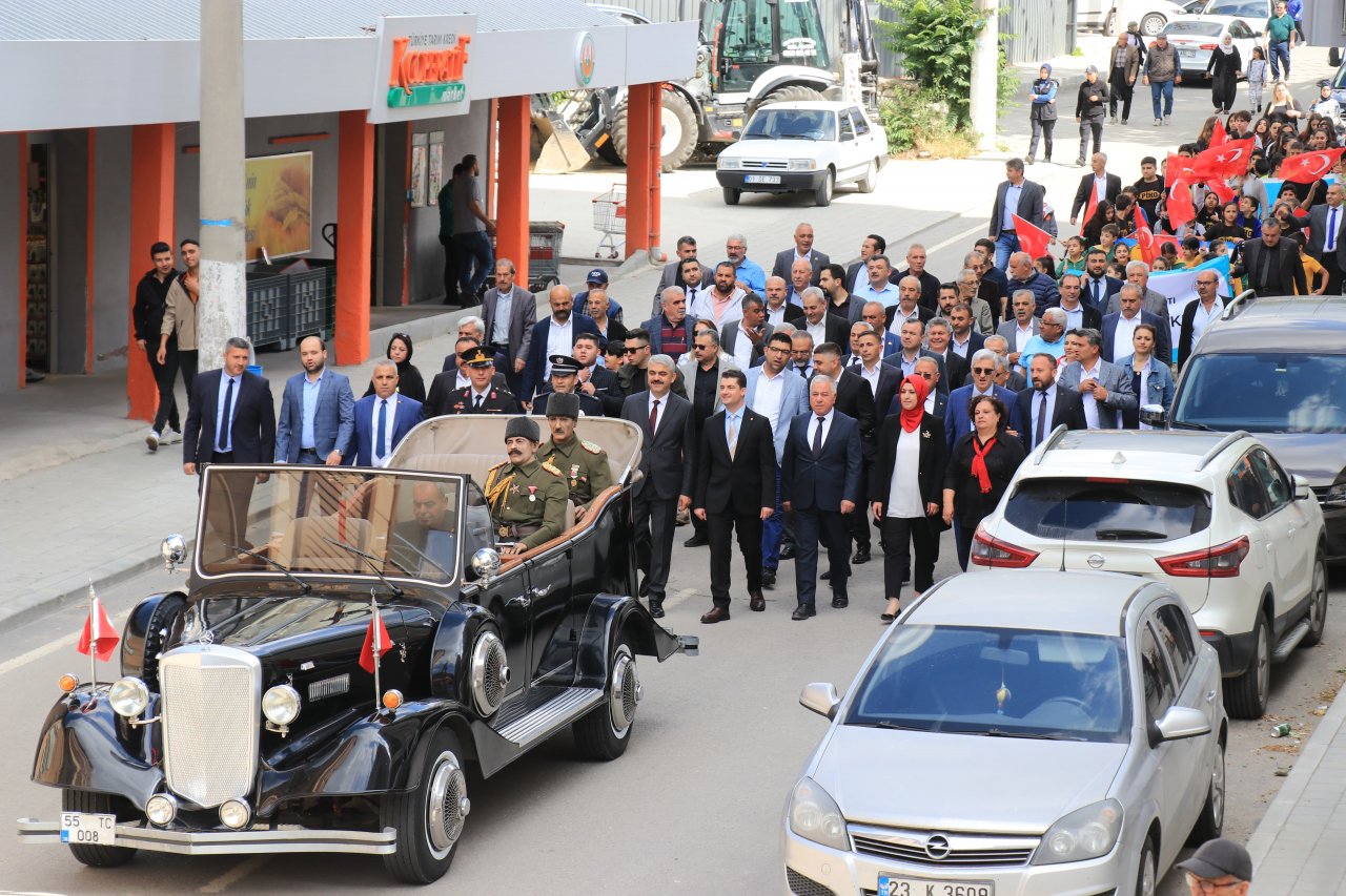POZANTI’NIN KURTULUŞ YILDÖNÜMÜ BÜYÜK BİR COŞKUYLA KUTLANDI