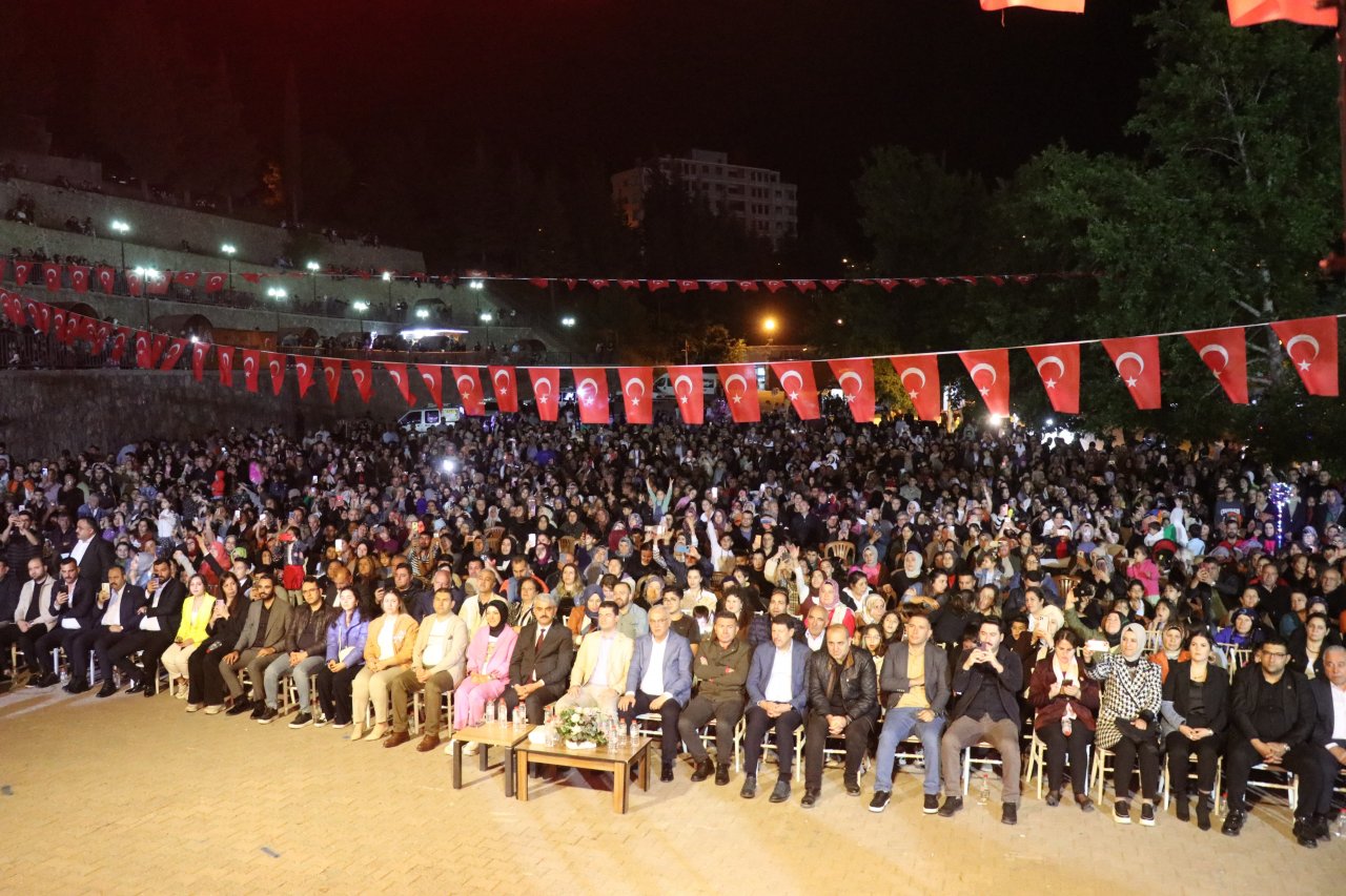 Kurtuluşun 104. Yılı Muhteşem Bir Konserle Taçlandırıldı
