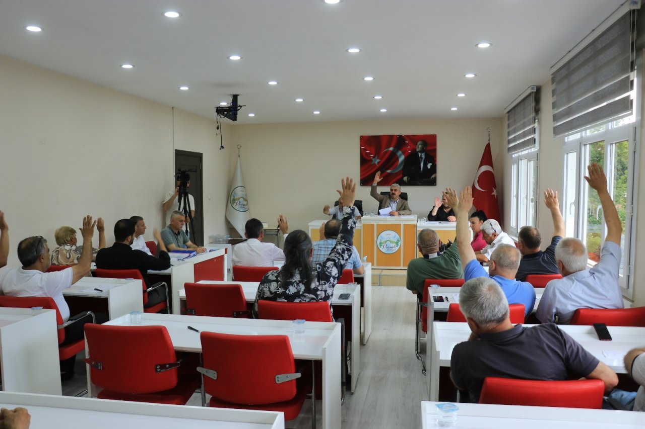 TAŞINMAZLARIN TAPUSU VERİLECEK VE EMEKLİYE 2 BİN LİRA KURBAN YARDIMI YAPILACAK