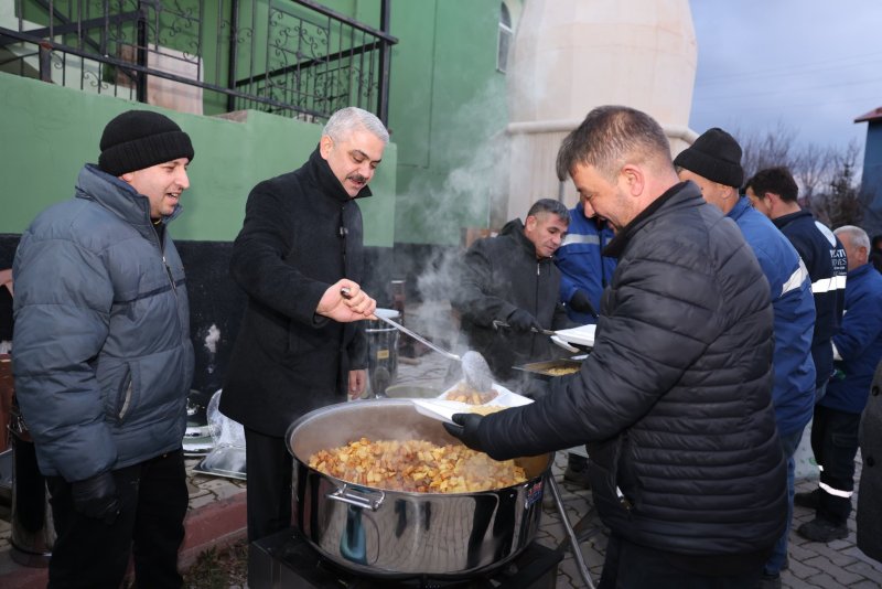 BAŞKAN ALİ AVAN BABA OCAĞI DAĞDİBİ’NDE GÖNÜL SOFRALARI KURDU: "BİZİM SÖZÜMÜZ HİZMET, ÖZÜMÜZ POZANTI"