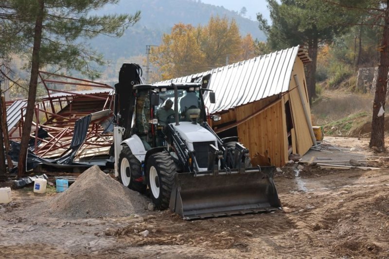 Başkan Avan, Pozantı'da Orman Katliamına ve Kaçak Yapılaşmaya Dur Dedi