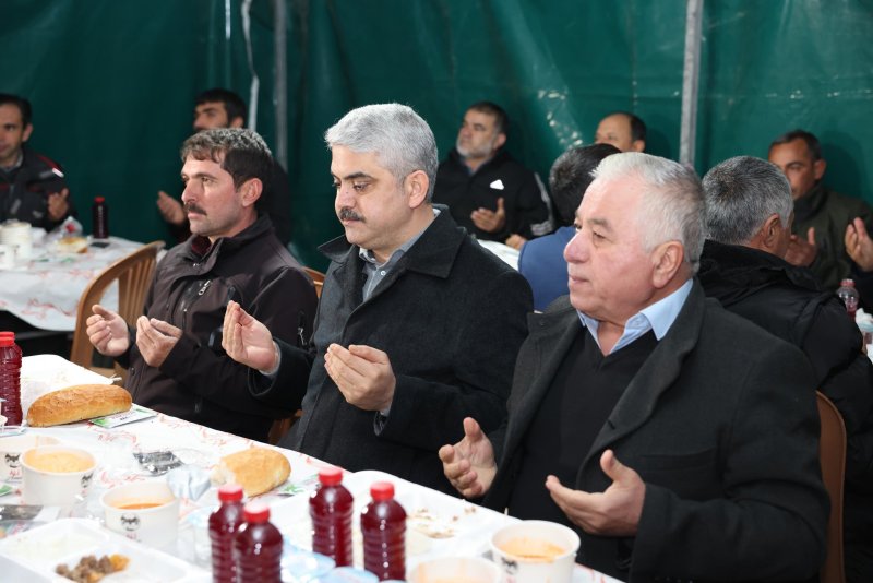 BAŞKAN ALİ AVAN KARAKIŞLAKÇI’DA MÜJDELERİ ARD ARDA SIRALADI: “POZANTI’DA HİZMET DESTANI YAZACAĞIZ”