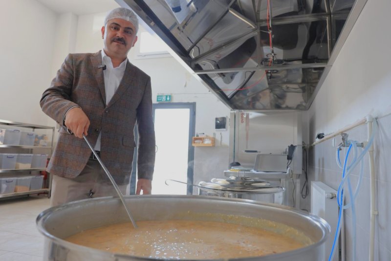 POZANTI BELEDİYESİ’NDEN GÖNÜL SOFRALARINA AŞURE BEREKETİ