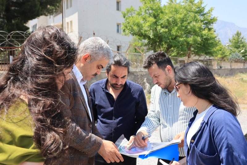 POZANTI’NIN YENİ DEVLET HASTANESİ İÇİN YER İNCELEMESİ TAMAMLANDI