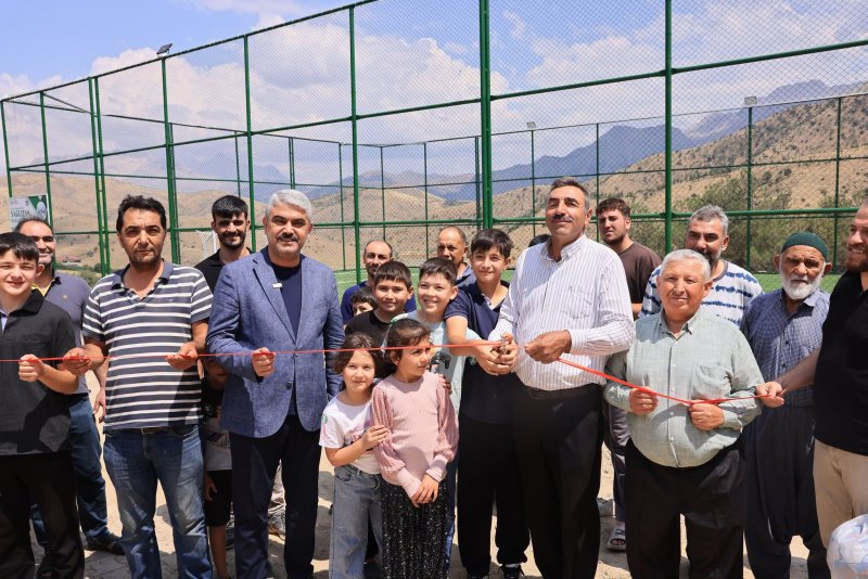 YAĞLITAŞ MAHALLESİ’NE FIFA STANDARTLARINDA HALI SAHA