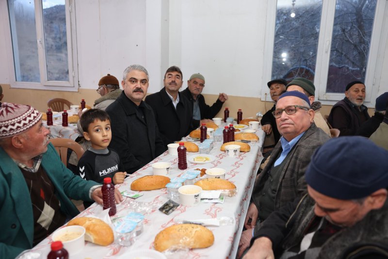 YAĞLITAŞ’A MODERN HALI SAHA VE YOL MÜJDESİ: BAŞKAN ALİ AVAN GÖNÜL SOFRASINDA HEMŞEHRİLERİYLE BULUŞTU